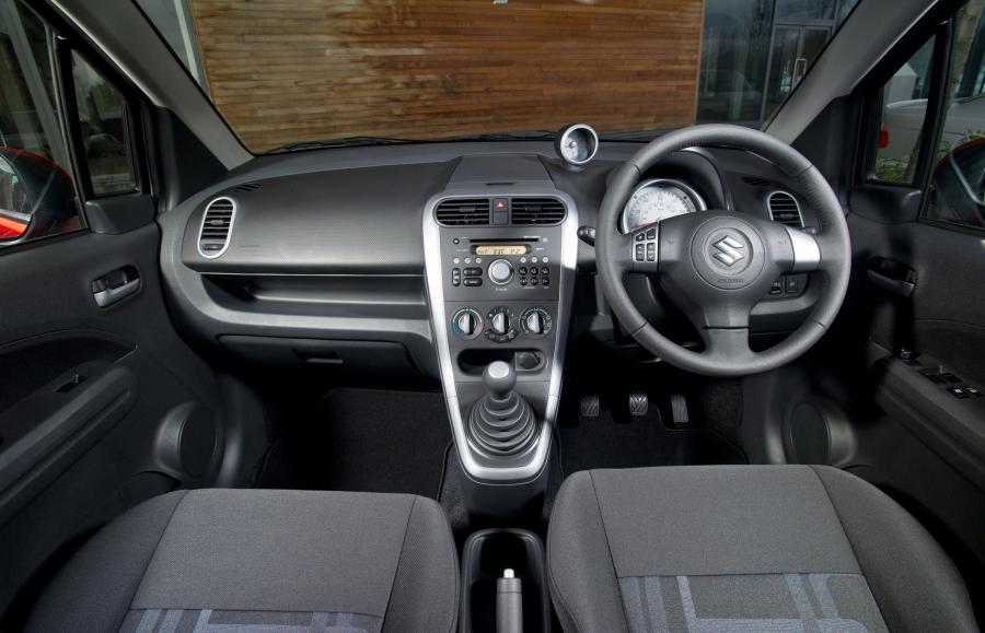  Suzuki Splash SZ4 2011 года  (фото 3 из 16)